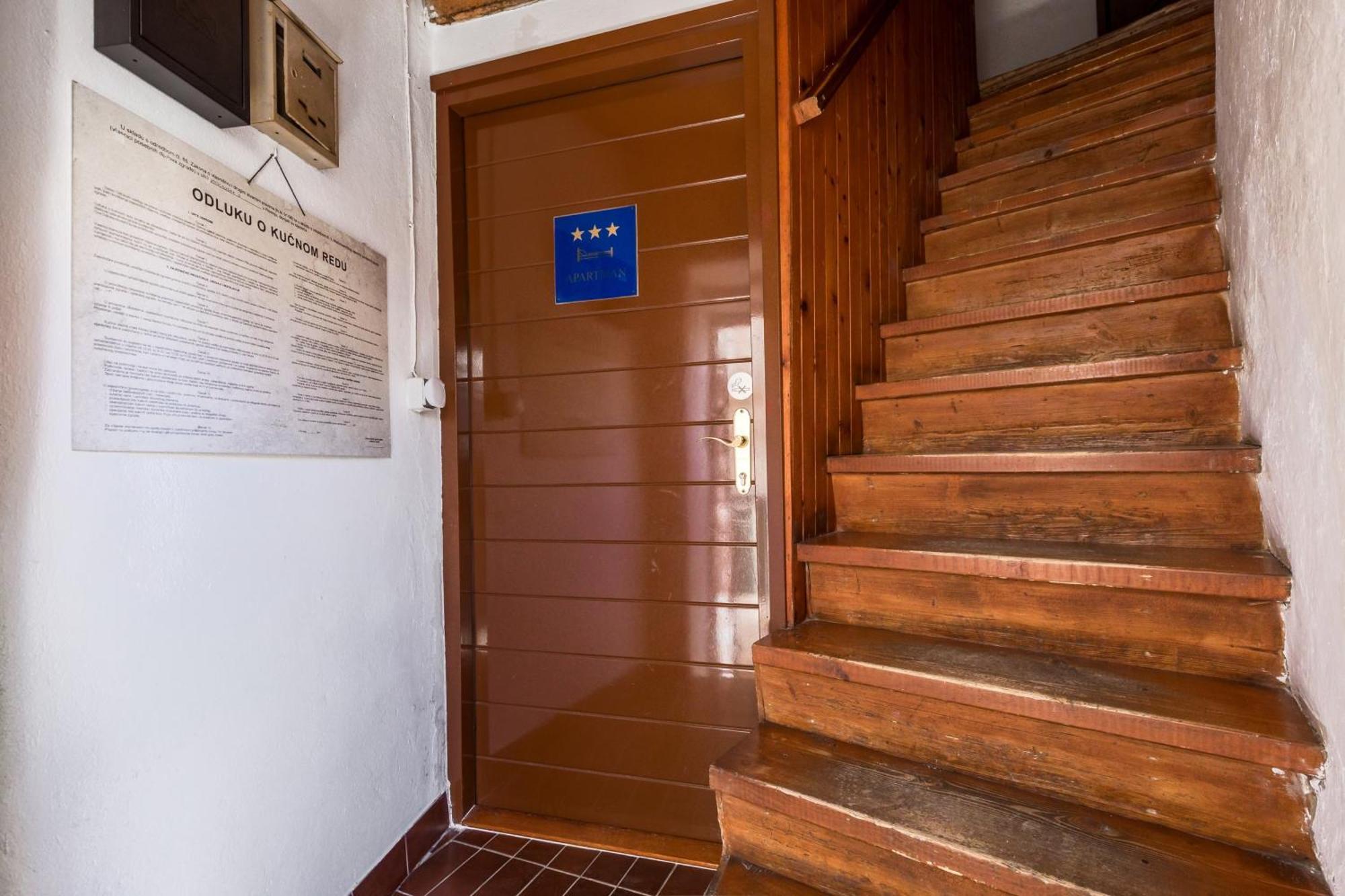 Sorgenfrei Apartment Ровинь Экстерьер фото